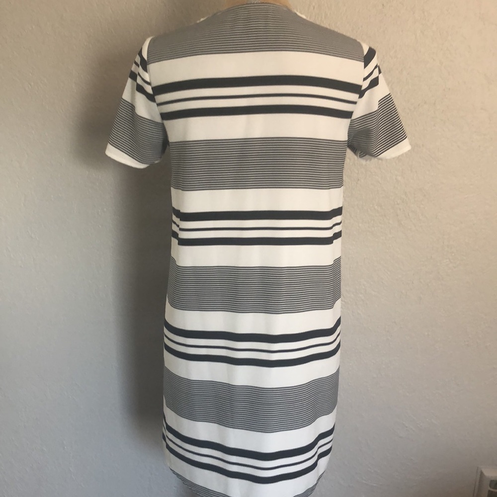 EXPRESS striped dress. Pull over with lace up detailing. Like new. Size xsmall - Picture 3 of 5